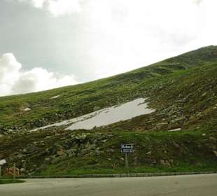 Auffahrt zum GG Re.oben Edelweishöhe