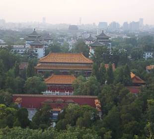 Widok z parku na świątynie po północnej stronie.