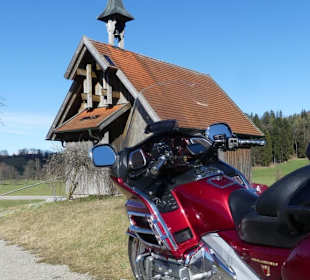 Kreuzkapelle bei Motorradfahrern beliebt