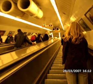 Rolltreppe zur Metro U-Bahn