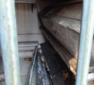 Blick ins Innere einer Grabstätte