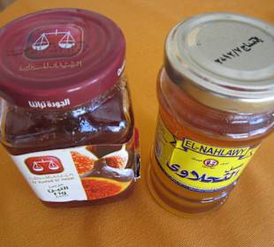 Leckerer Honig und Feigenmarmelade