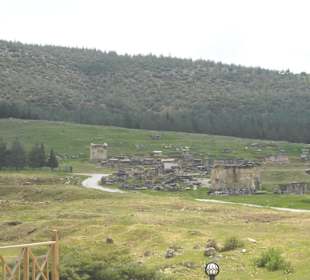 Grobowce w starożytnym mieście Hierapolis 