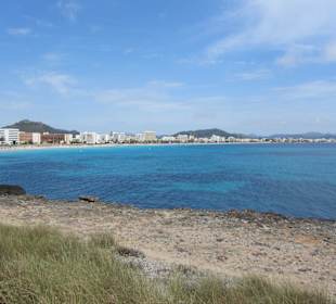 Weiter Blick auf den Strand