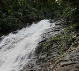 Chong Fah Wasserfall