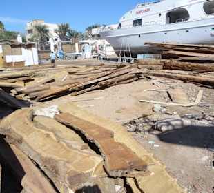 Holzlager auf ägyptisch