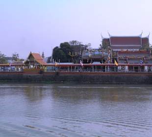 Wat Phanan Choeng