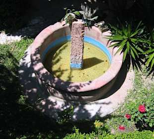 Brunnen mit Sonnenuhr