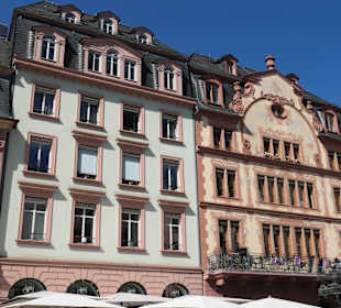 Babbedeckelfassaden am Mainzer Marktplatz