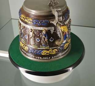 In der Keramik-Abteilung des Fichtelgebirgsmuseum