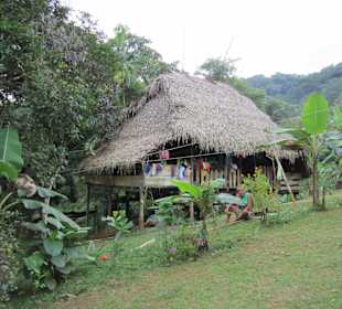 Wohnhaus der Emberá-Indigenas
