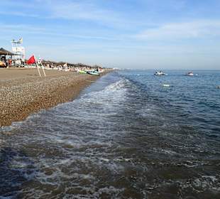 Schöner und sauberer Strand