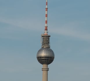 Der Berliner Fernsehturm, eröffnet 1969