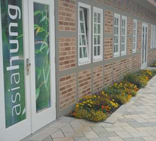 Tolle angelegte Blumenbeete