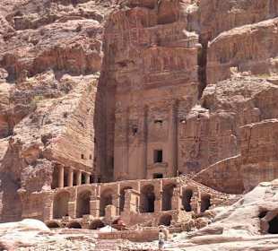 Spacer po Mieście Wykutym w Skale - Petra