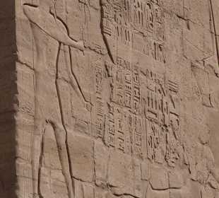 Hieroglyphen am Karnak-Tempel