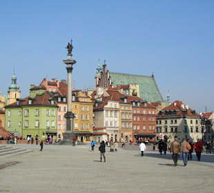 Plac Zamkowy, Kolumna Zygmunta III Wazy, Kamienice