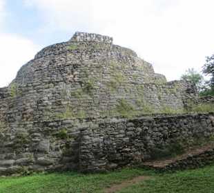 Ein Spaziergang auf dem Ruinen Gelände