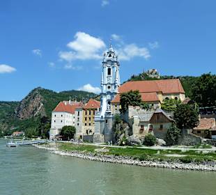 Stiftsansicht von der Donau aus