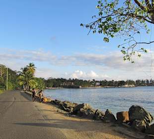 Road to Hotel Coco Reef Resort & Spa