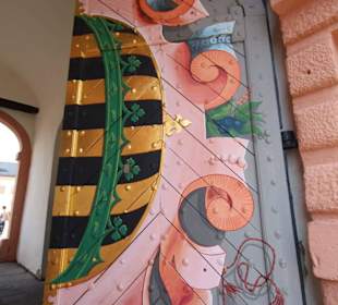 Eine Hälfte des Torhauses