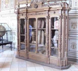 Sogar die Vitrinen sehen klasse aus.