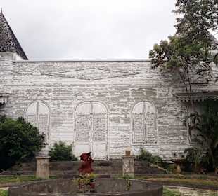 Entlang der Straße Rue de Paris