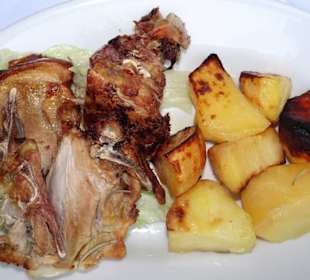 Geröstetes Wildschwein mit Kartoffeln