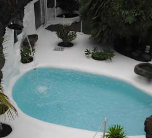 Tauchbecken unter dem Vulkan