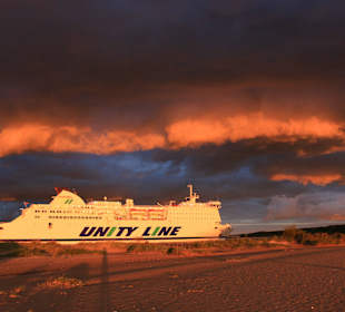 Prom wpływający do Świnoujścia przy Stawa Młyny