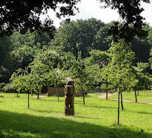 Spaziergang durch den Dorfgarten Dötlingen