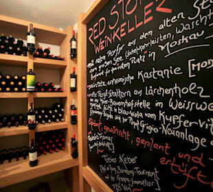 Der neue red-stone-Weinkeller