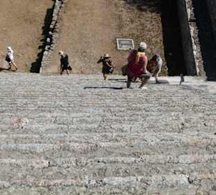 Treppe zur großen Pyramide