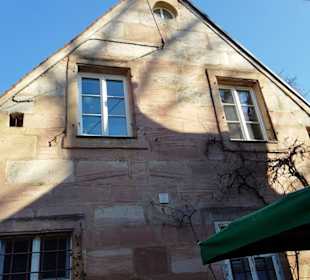 Die Fronten vom Nebenhaus