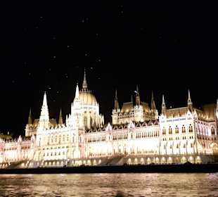 Parlament bei Nachttour