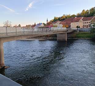 Fluß Mur mit Brücke