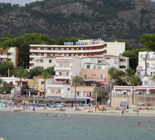 Hotel vom Strand aus