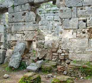 Von Raum zu Raum im Badehaus