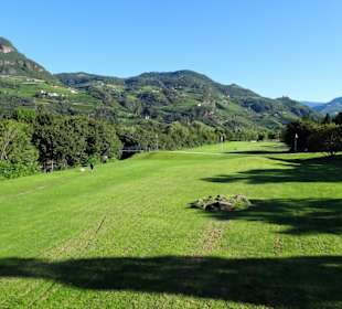 Blick von der Promenade auf die Wiesen der Talfer
