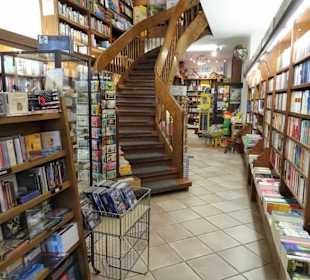 Blick in die Verkaufsräume der Buchhandlung