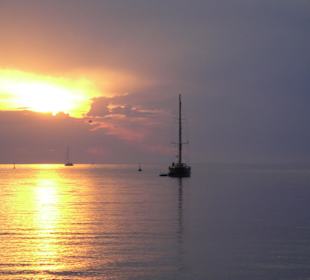 Abenddämmerung am Strand vorm Hotel Osiris