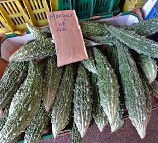 Rundgang über den Petit Marché von Saint-Denis