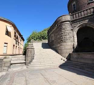 Treppenanlage auf den Hügel