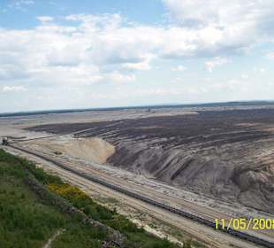 Blick vom Aussichtsturm zum Tagebau