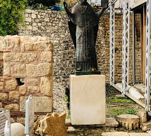 Nikolaus Statue