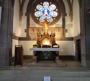 Der Altarbereich der Christuskirche