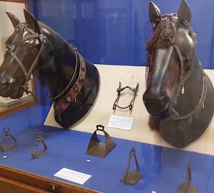 Pyramiden und Ausgrabungsfund