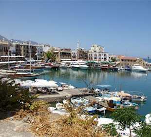 Schöner Blick auf den Altstadthafen von Girne