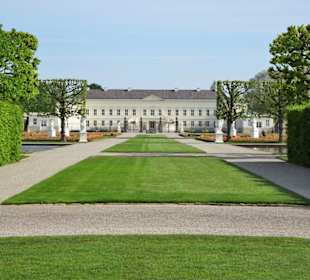 Blick zum Schloss Herrenhausen