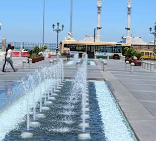 Gegenüber vom Hafen Cadiz